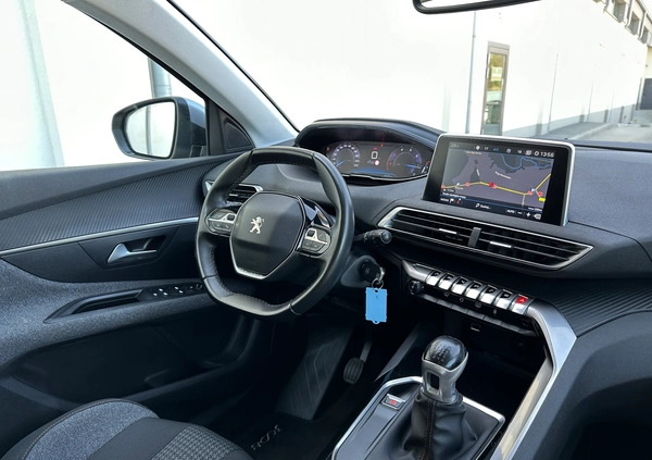 Peugeot 3008 cena 67777 przebieg: 175000, rok produkcji 2019 z Stary Sącz małe 742